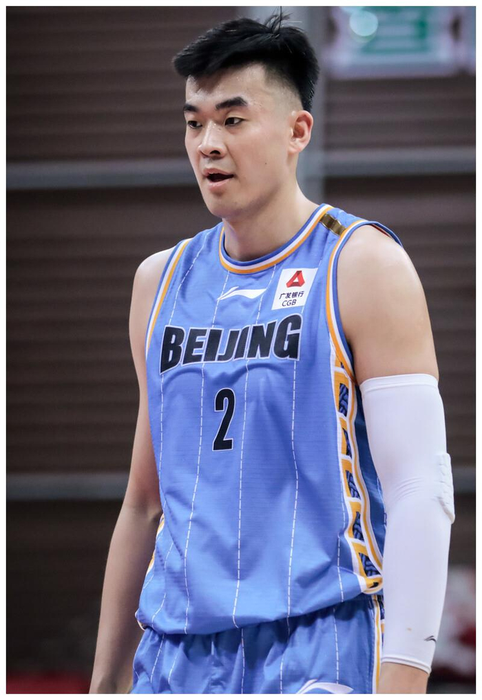 开云体育平台APP-马刺力克青岛队，易建联点燃赛场