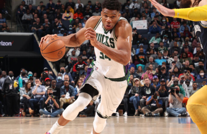 开云体育-鹈鹕鏖战天津队，霍勒迪状态火热