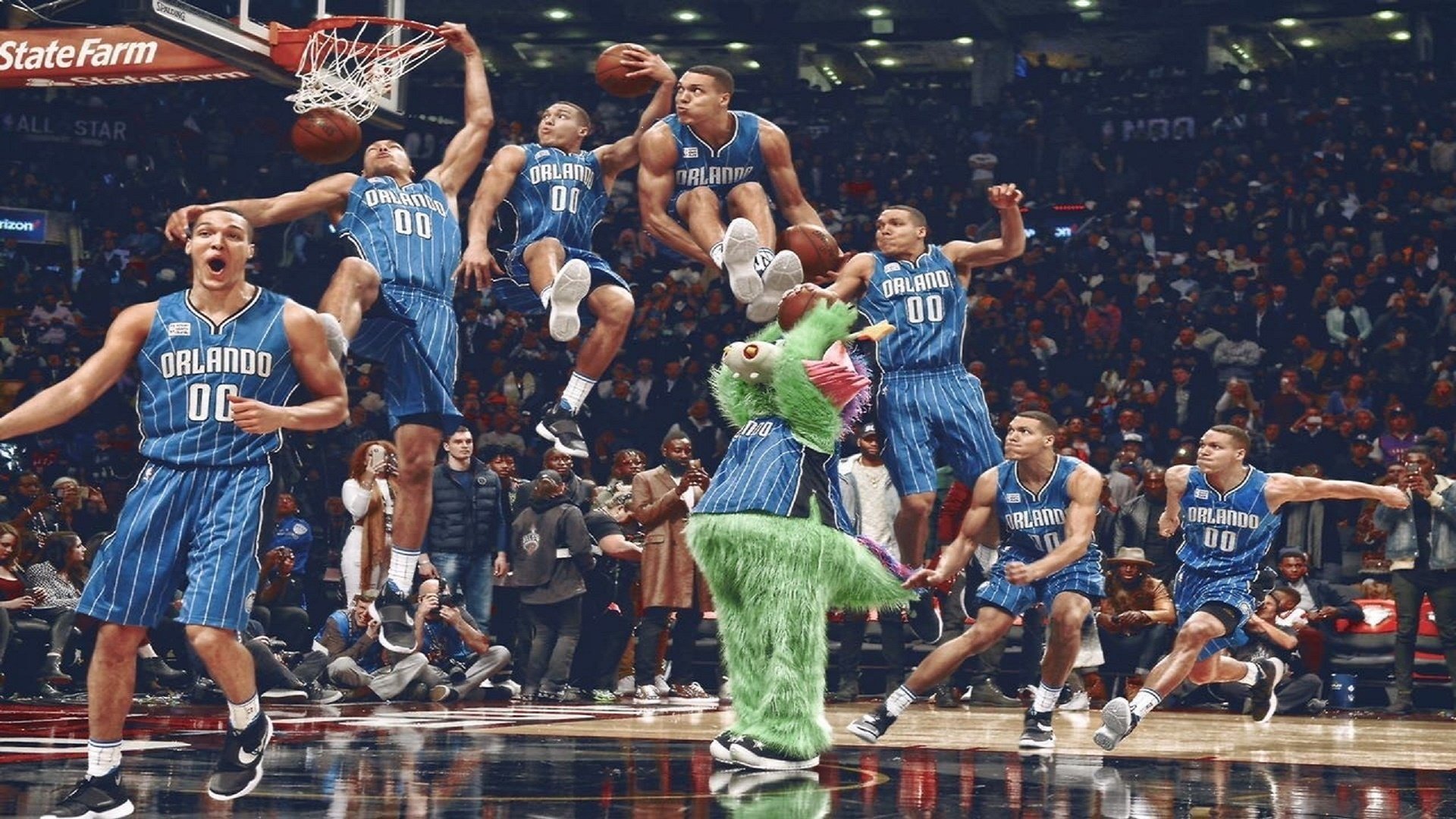 巅峰的两种写法，当维斯塔潘卫冕时，利拉德正投出第71分