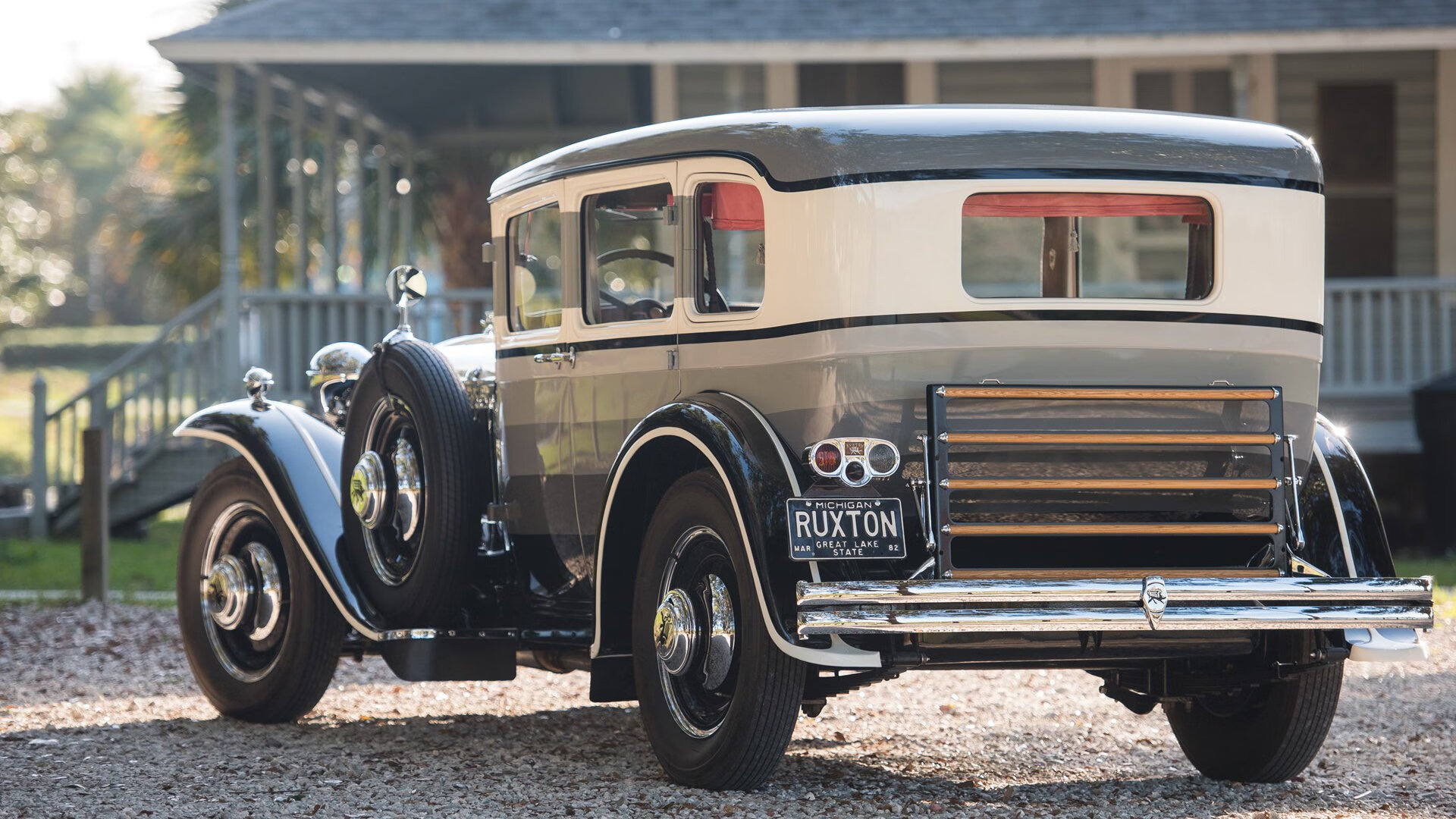 开云体育平台APP-双城记，竞技场上的英雄与纪录诞生之地