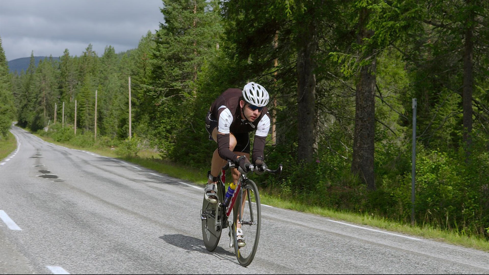 在风驰电掣与高空飞舞之间，竞技精神的殊途同归